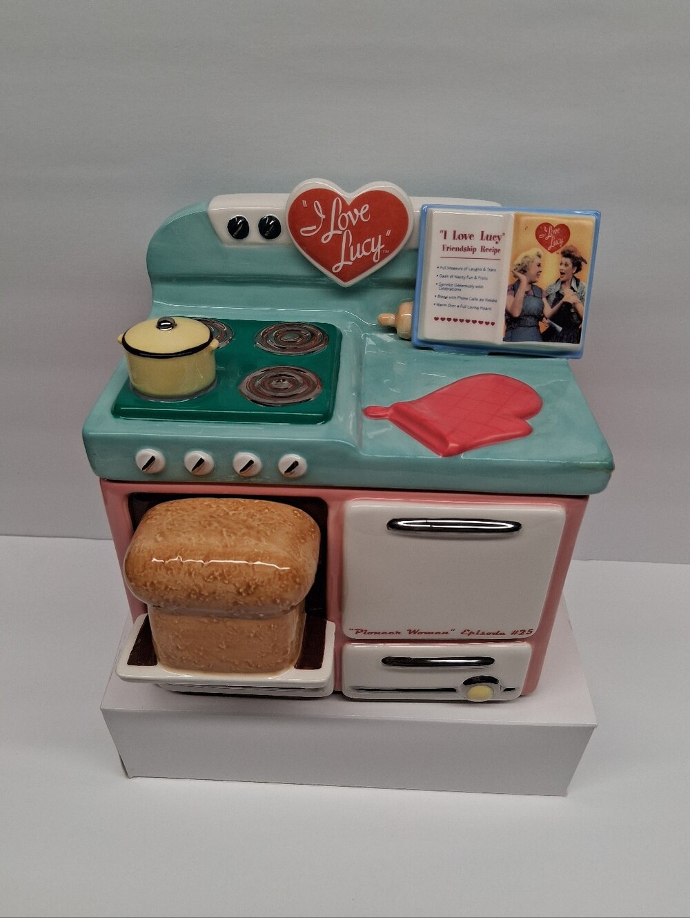 2008 Vandor Limited Edition #579 I Love Lucy Pioneer Women Ceramic Cookie Jar